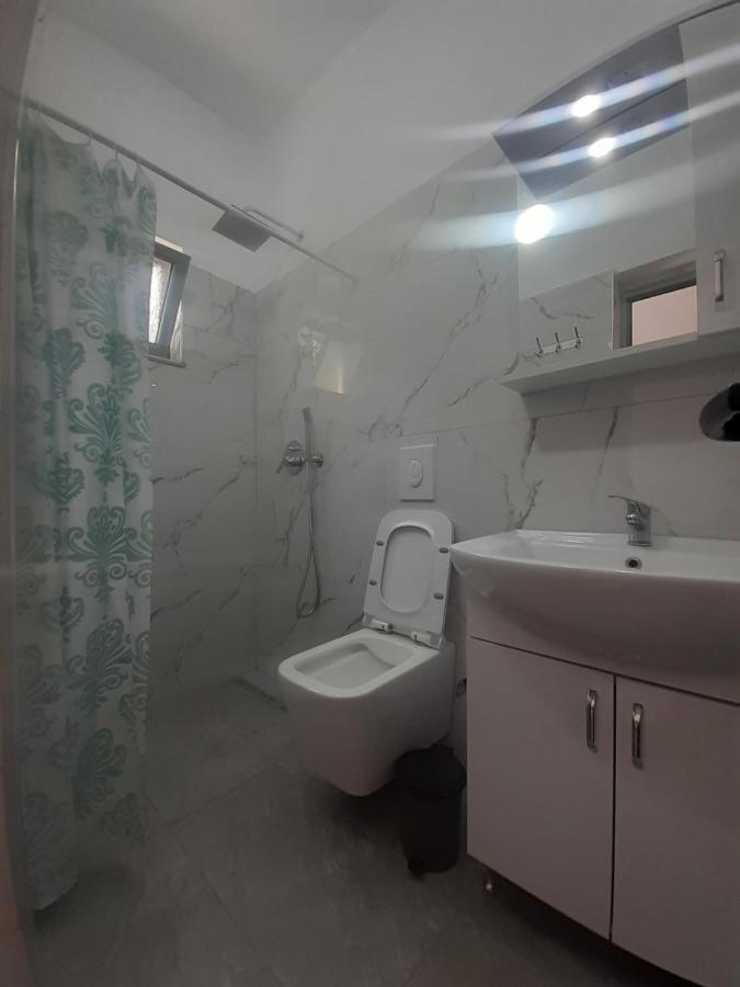 Amantius Himare Privat overnatting *