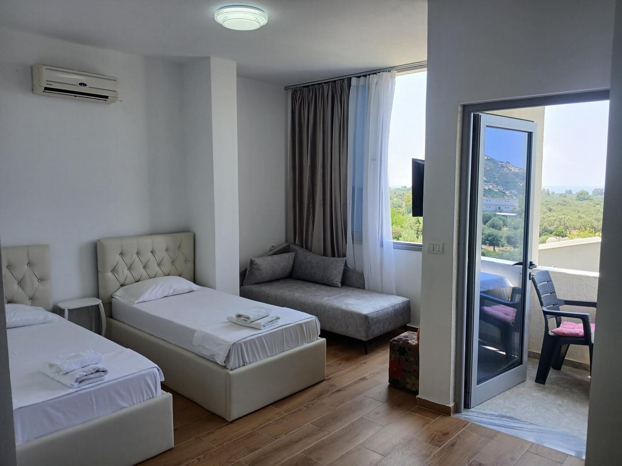 Amantius Himare Privat overnatting *
