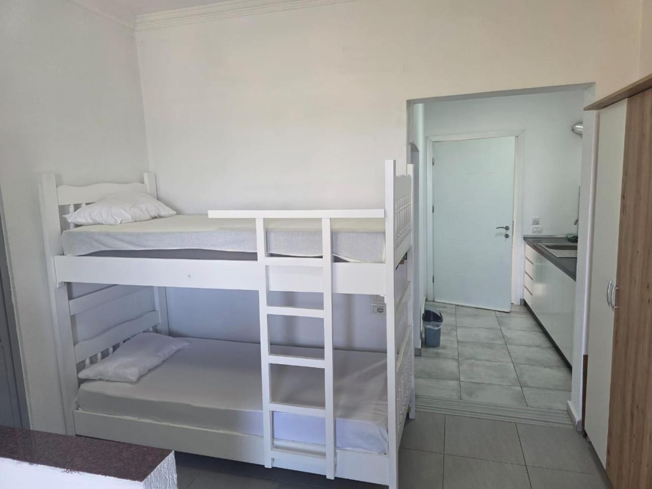 Amantius Himare Privat overnatting *